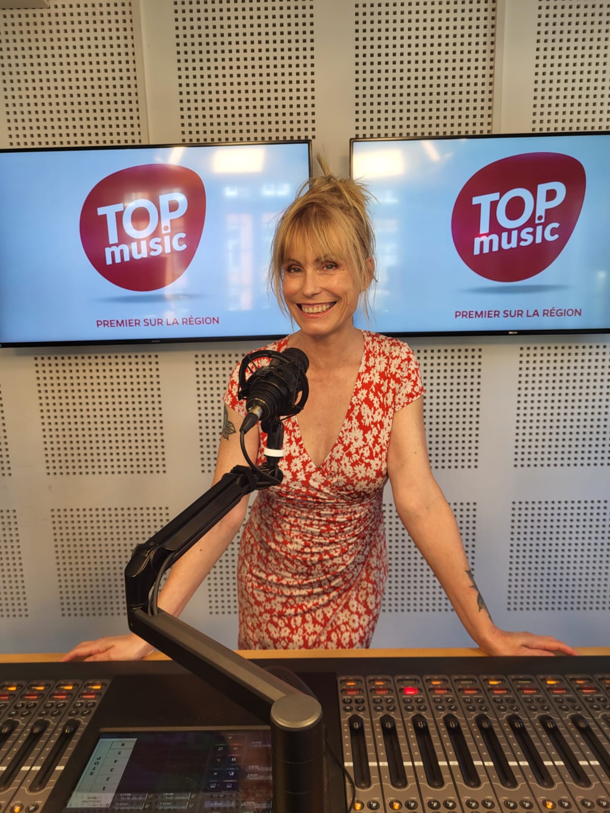 Natacha S. Astrologue sur la radio Top Music